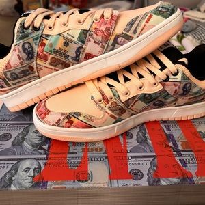 Kitowares “Root of All Evil” size 9 w/OG Box